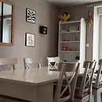 Spacieux Duplex Avec Terrasse Tres Apprecie Des Voyageurs Au Coeur De - De 2 A 8 Personnes Διαμέρισμα *