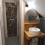 Spacieux Duplex Avec Terrasse Tres Apprecie Des Voyageurs Au Coeur De - De 2 A 8 Personnes Διαμέρισμα *