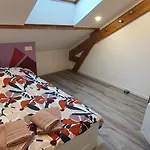 Spacieux Duplex Avec Terrasse Tres Apprecie Des Voyageurs Au Coeur De - De 2 A 8 Personnes *