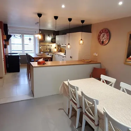 Spacieux Duplex Avec Terrasse Tres Apprecie Des Voyageurs Au Coeur De - De 2 A 8 Personnes Apartment *