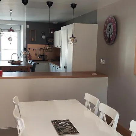 Spacieux Duplex Avec Terrasse Tres Apprecie Des Voyageurs Au Coeur De - De 2 A 8 Personnes Apartment