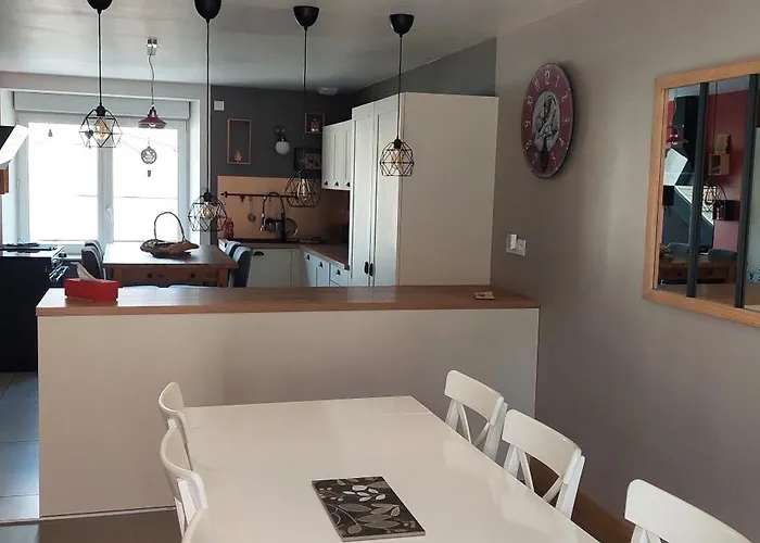 Spacieux Duplex Avec Terrasse Tres Apprecie Des Voyageurs Au Coeur De - De 2 A 8 Personnes Apartment