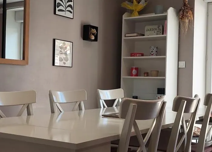 Spacieux Duplex Avec Terrasse Tres Apprecie Des Voyageurs Au Coeur De - De 2 A 8 Personnes Apartment *