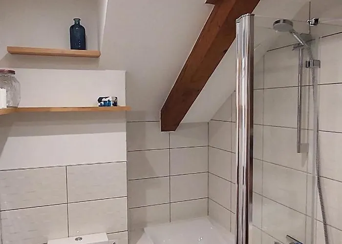 Spacieux Duplex Avec Terrasse Tres Apprecie Des Voyageurs Au Coeur De - De 2 A 8 Personnes