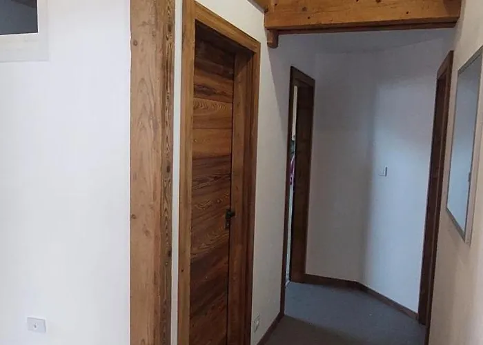 Spacieux Duplex Avec Terrasse Tres Apprecie Des Voyageurs Au Coeur De - De 2 A 8 Personnes Apartment