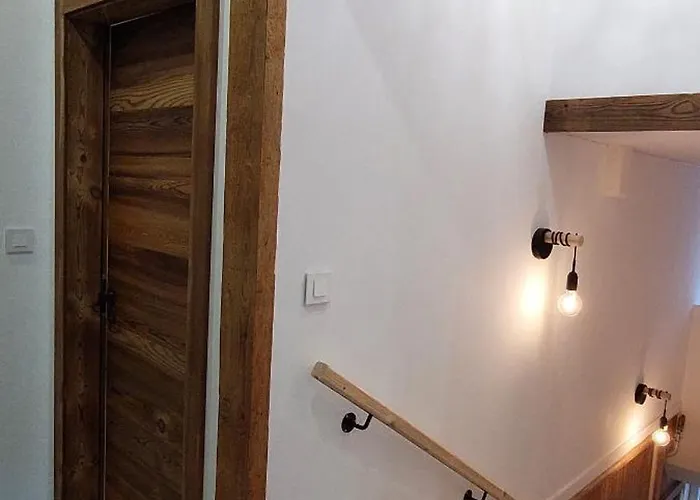 Spacieux Duplex Avec Terrasse Tres Apprecie Des Voyageurs Au Coeur De - De 2 A 8 Personnes *